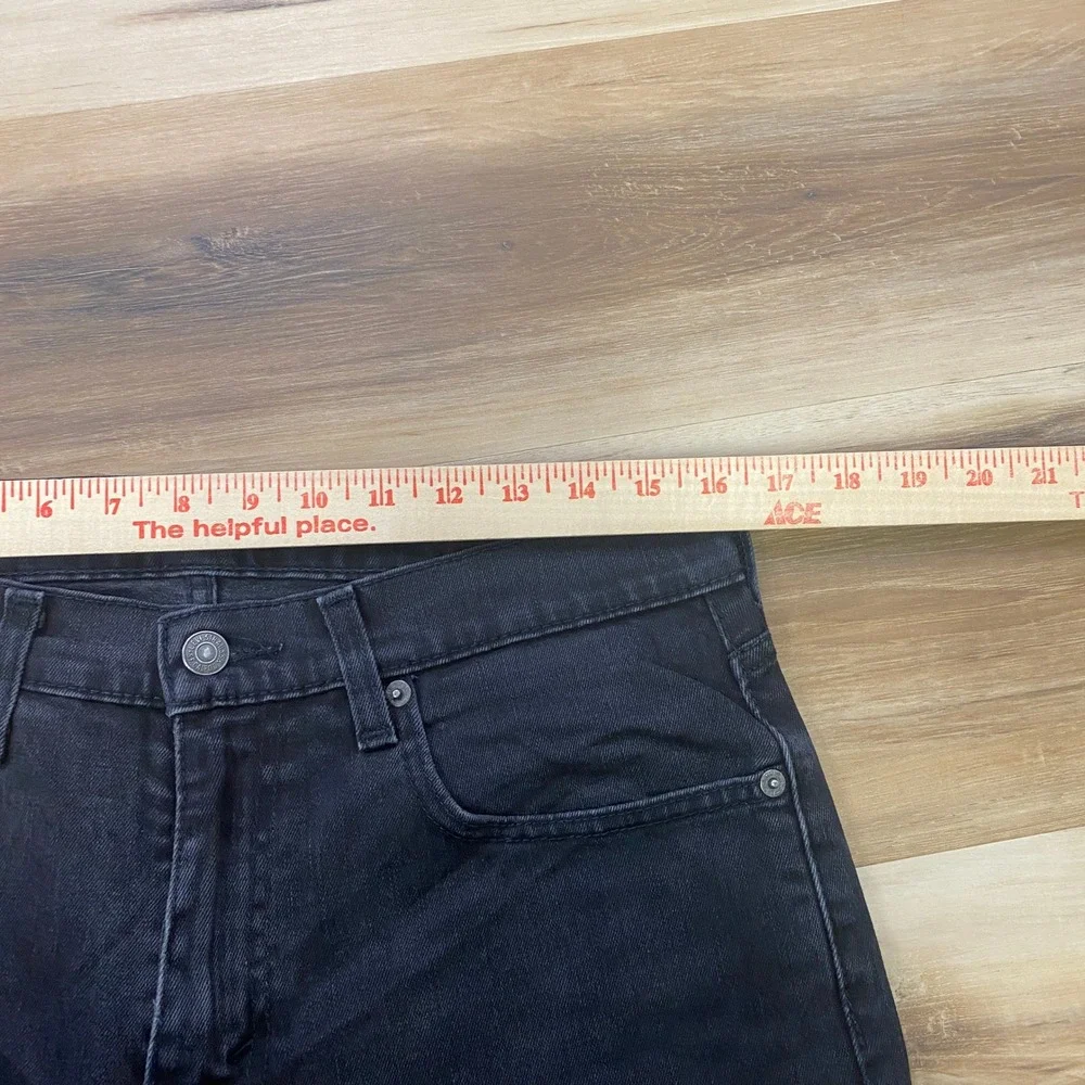 Levis tapered leg
